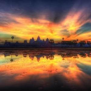 13学生脱到只剩丝袜自慰
