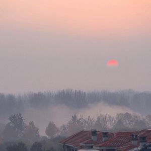 13学生脱到只剩丝袜自慰
